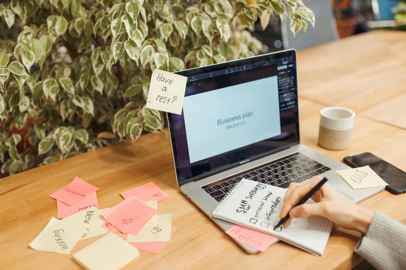 Template planning workspace with sticky-note workflow steps
